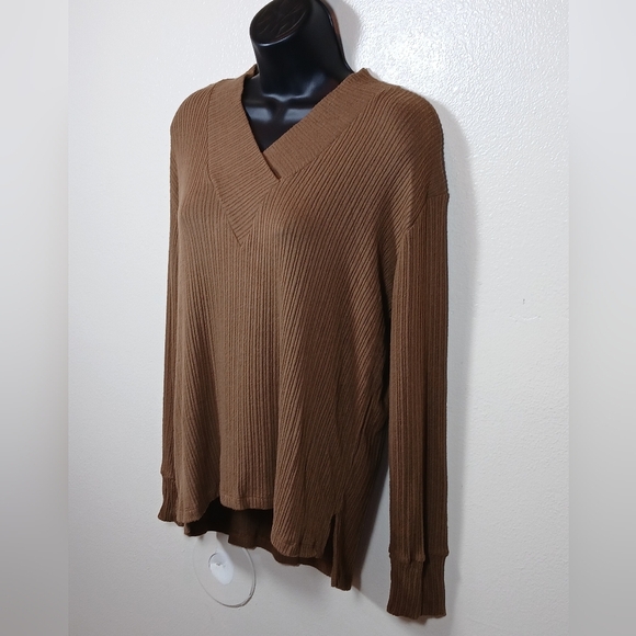 LNA Women's crossover V neck ribbed knit sweater size small - Picture 2 of 7